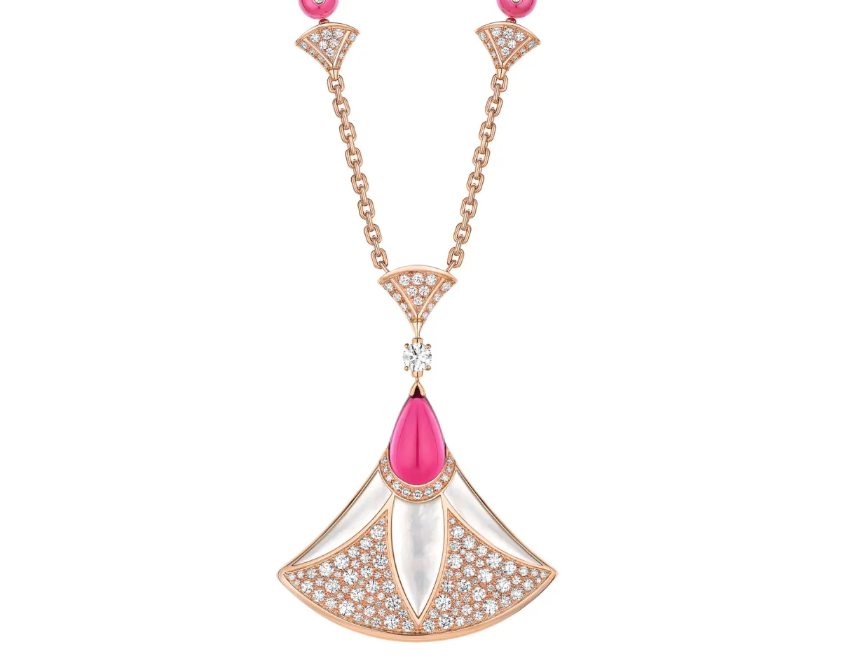 عقد DIVAS’ DREAM من بلغاري