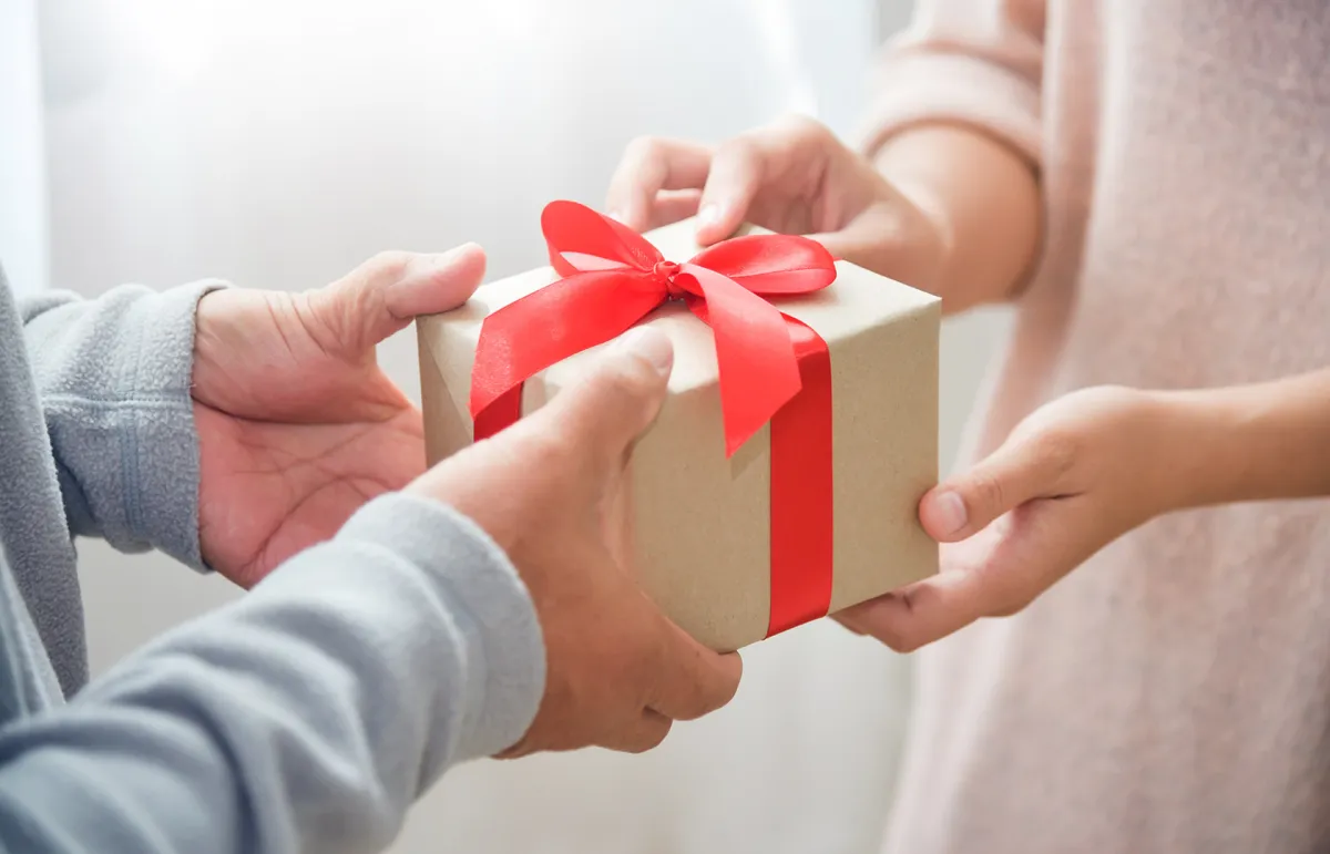 أفكار هدايا مميزة للمرأة الإماراتية في يومها - الصورة من Shutterstock