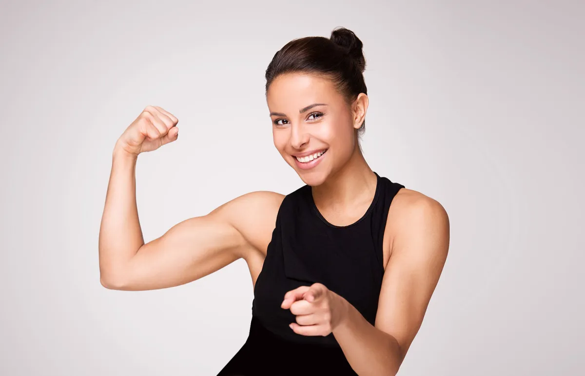 كيف أقوي عضلاتي في المنزل من دون ارتياد الأندية الرياضية؟ (المصدر: Shutterstock)