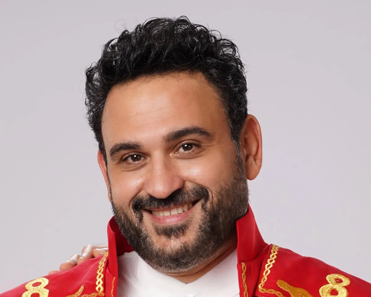 أكرم حسني - الصورة من صفحته الرسمية على الفيس بوك