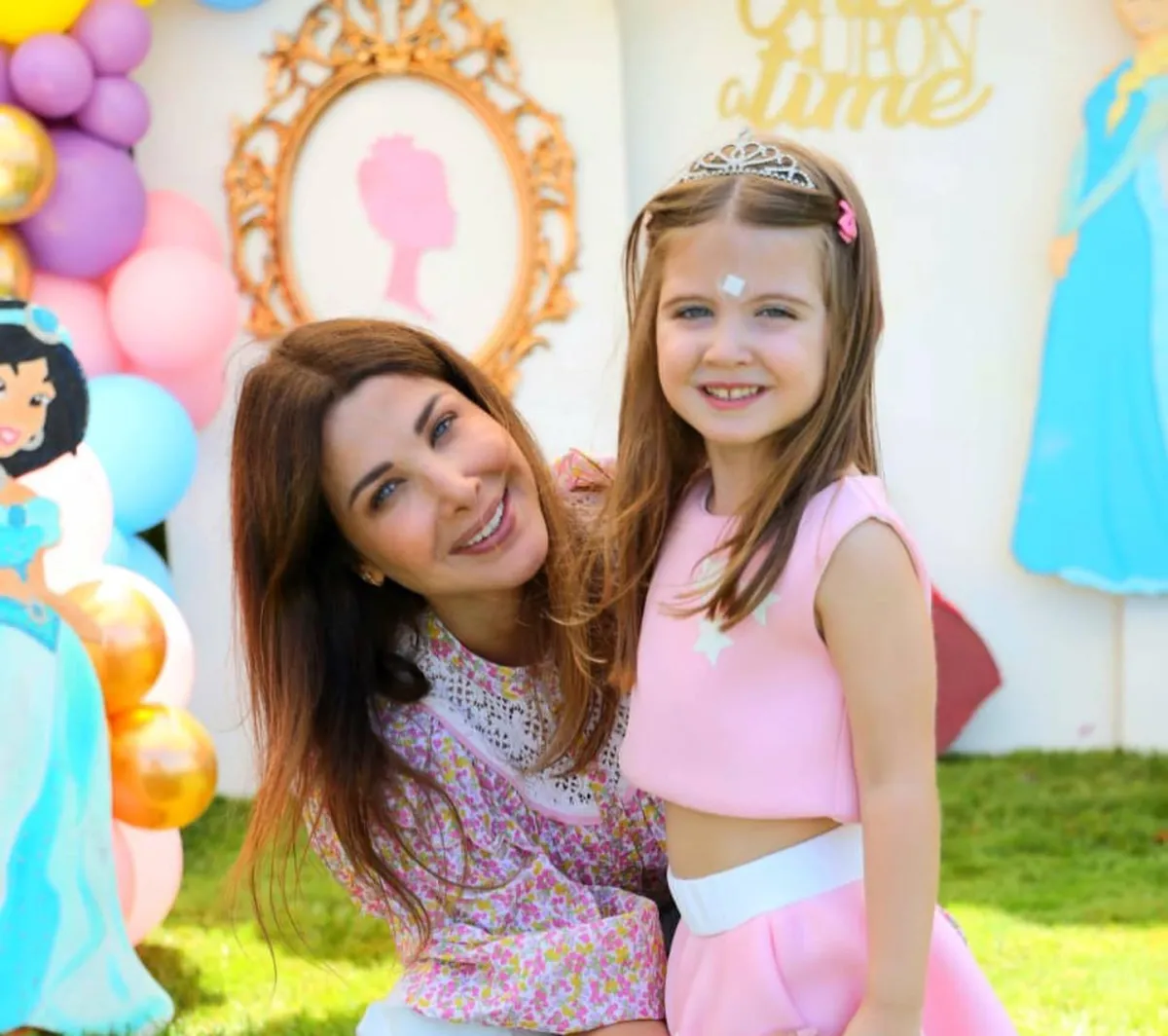 نانسي عجرم وابنتها ليا - الصورة من الصفحة الرسمية لنانسي عجرم على الفيس بوك