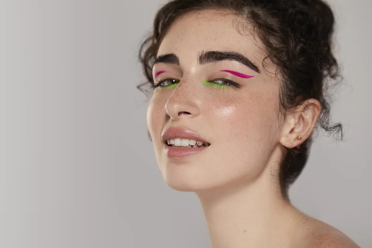 أفكار مكياج لليوم الوطني- الصورة من freepik