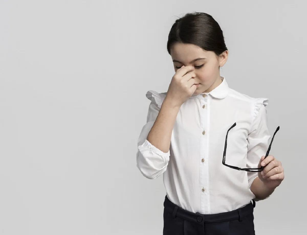 صورة لطفلة تشعر بالإجهاد