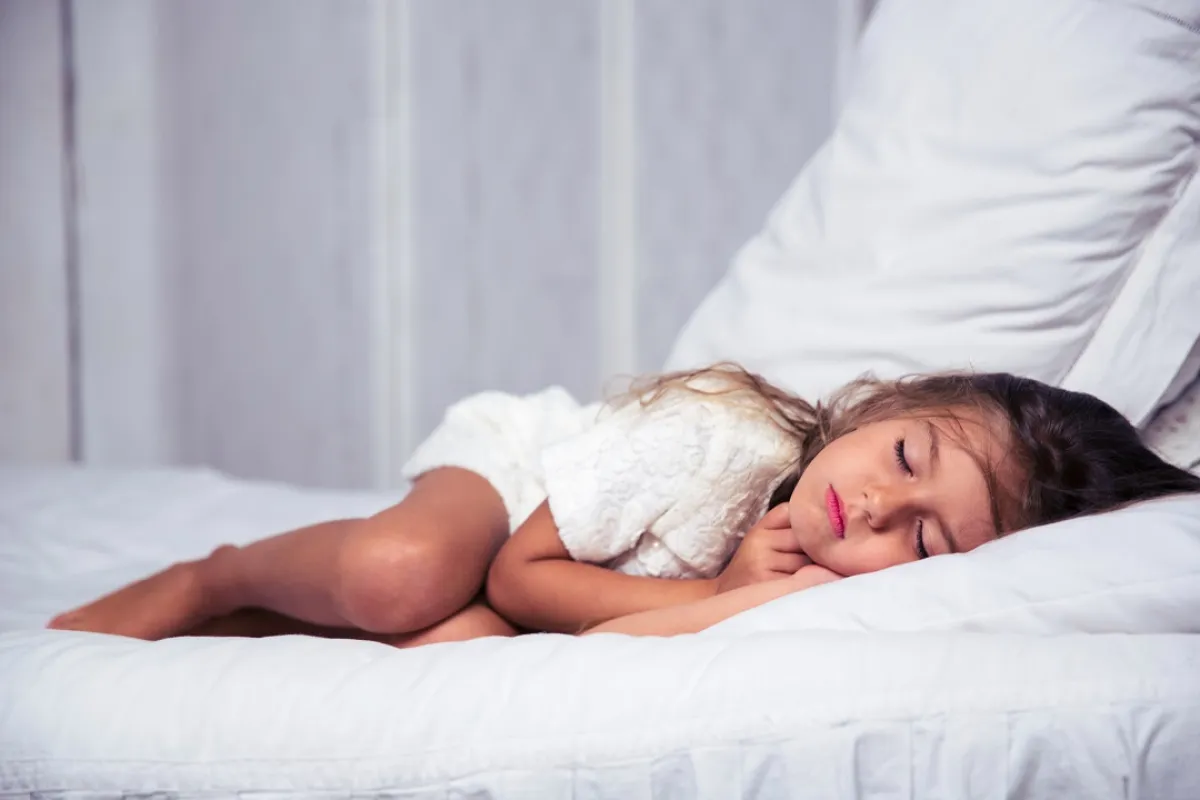 صورة لطفلة صغيرة نائمة