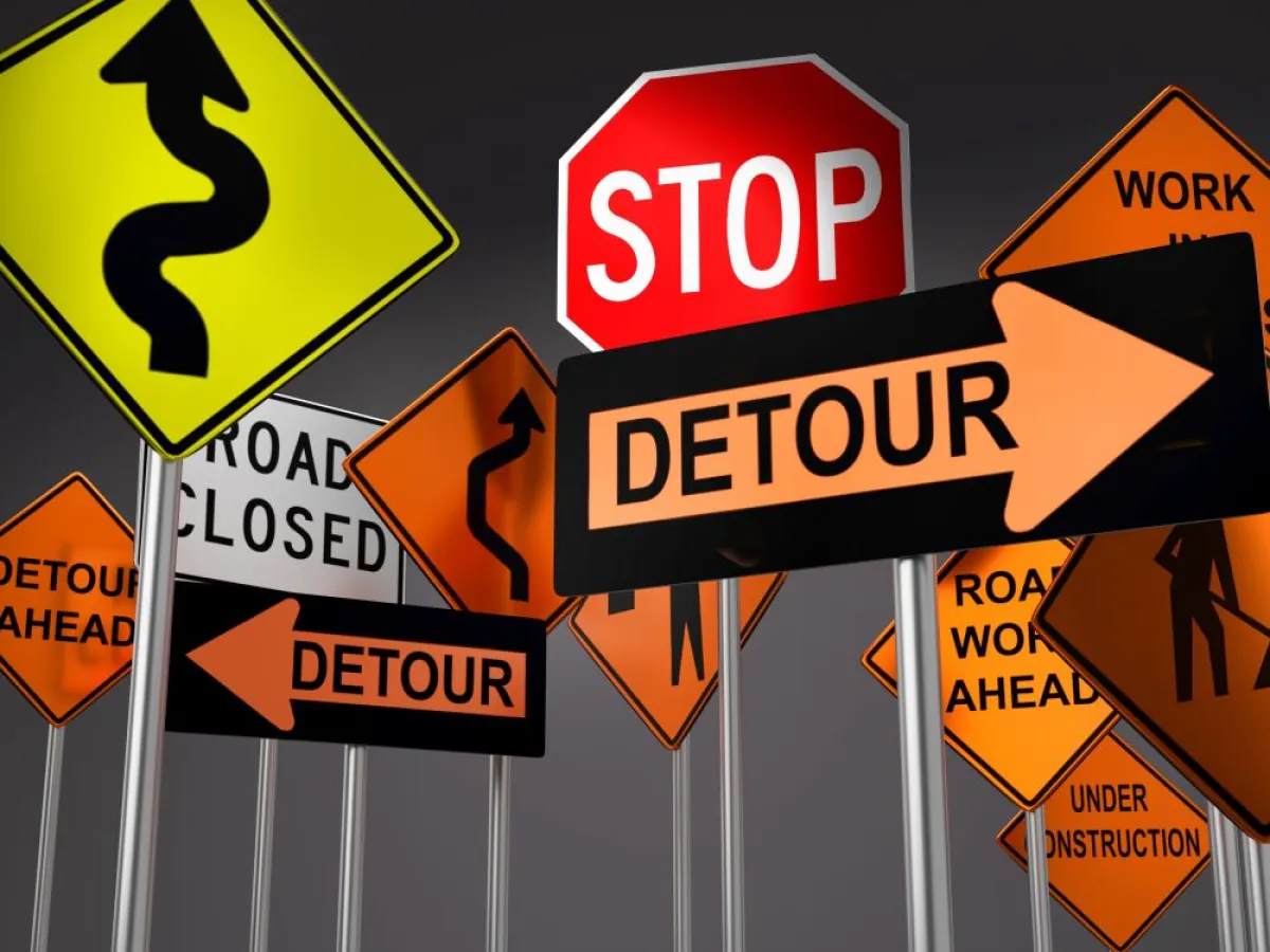 تحسين مهارة القيادة وقوانين المرور AdobeStock