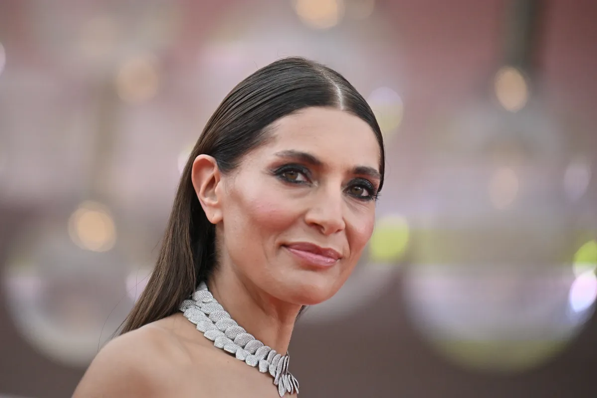 ثاني أيام مهرجان البندقية السينمائي في 31 أغسطس،الممثلة الإيطالية Caterina Murino ( مصدر الصورة: Tiziana FABI / AFP)