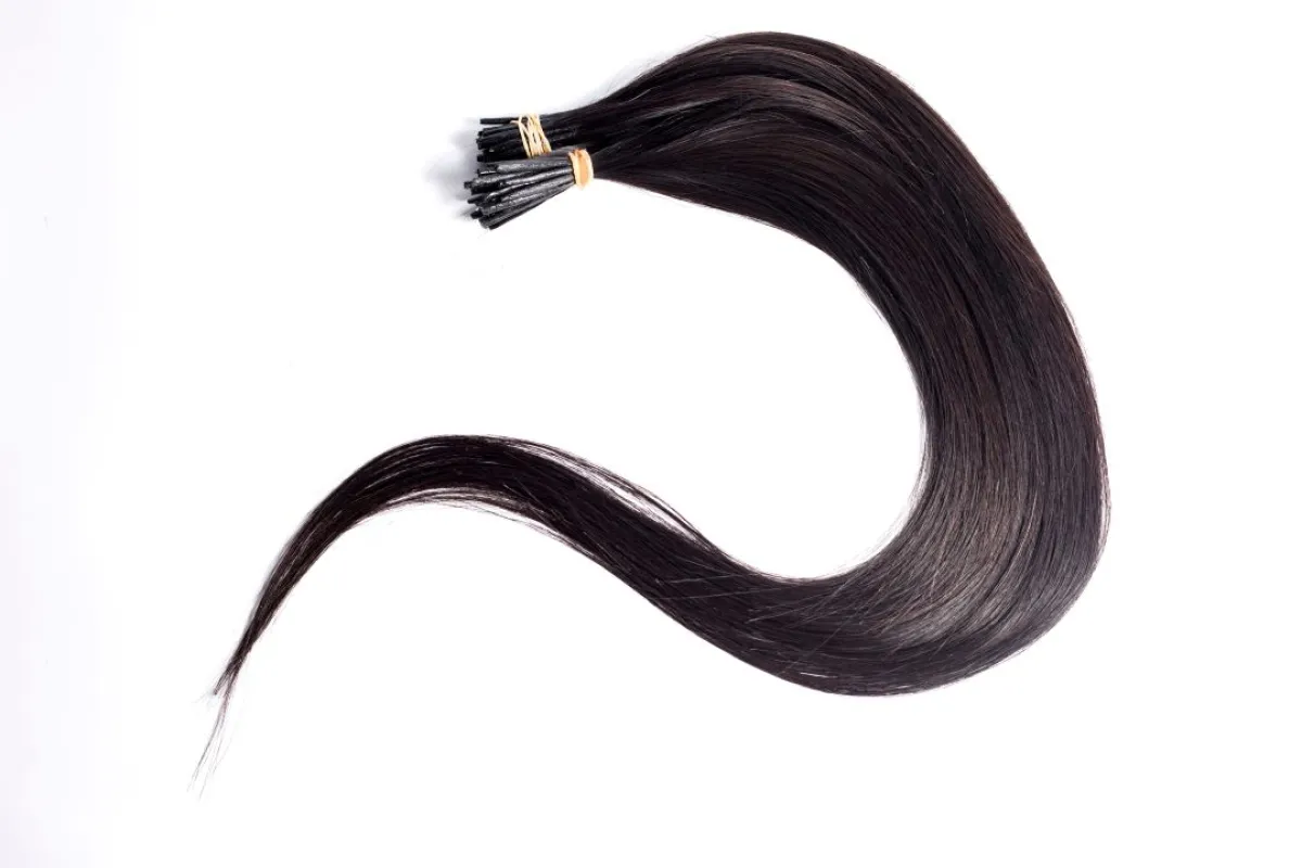 صورة تعبر عن تساقط الشعر بسبب الضفيرة