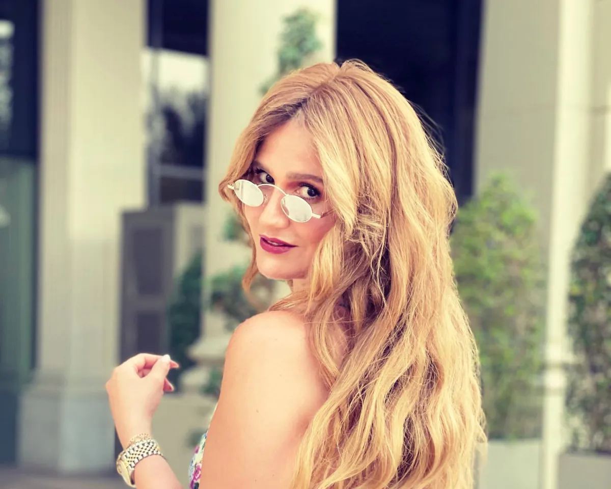 هنا شيحة - الصورة من صفحتها الرسمية على الفيس بوك