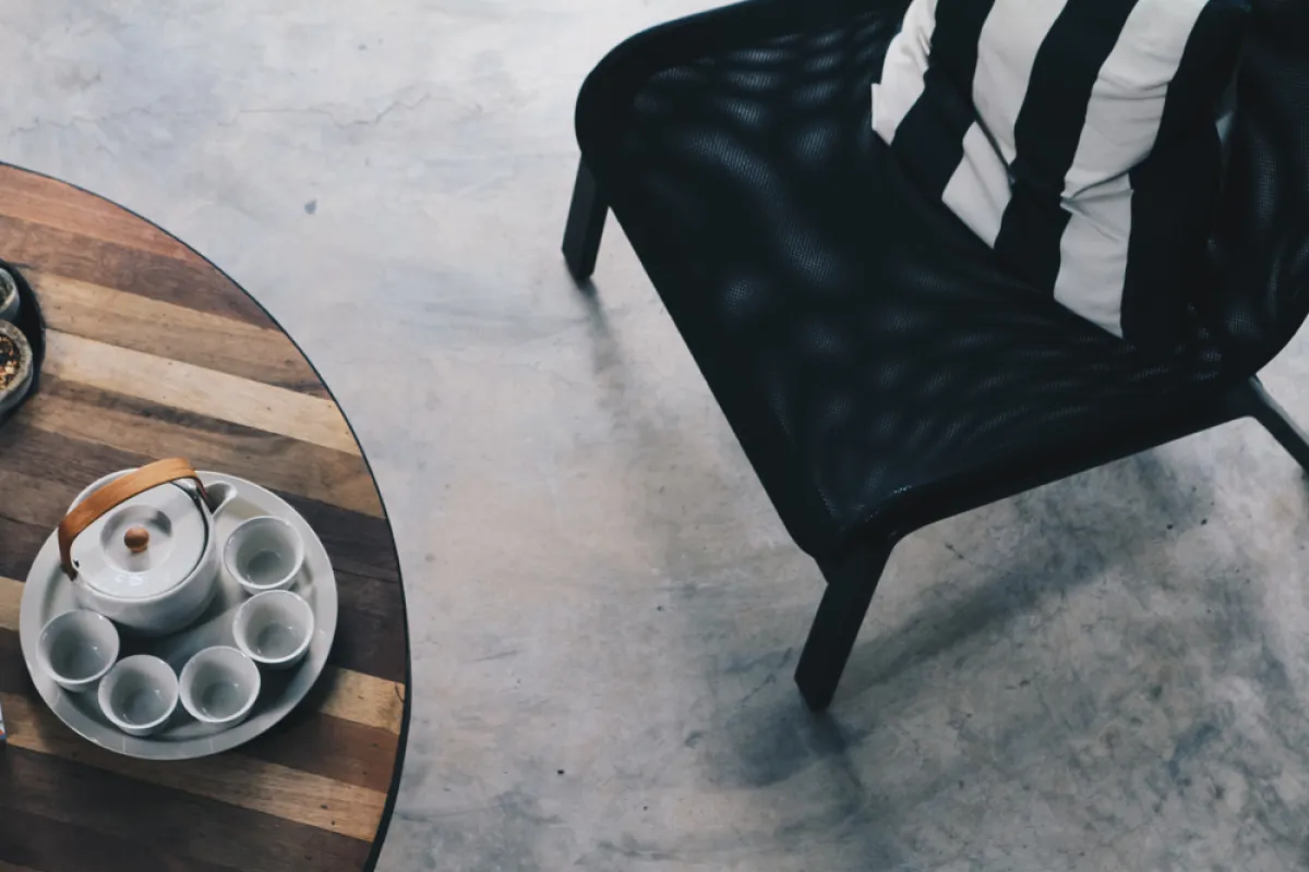 الأرضية الكونكريت رمادية اللون