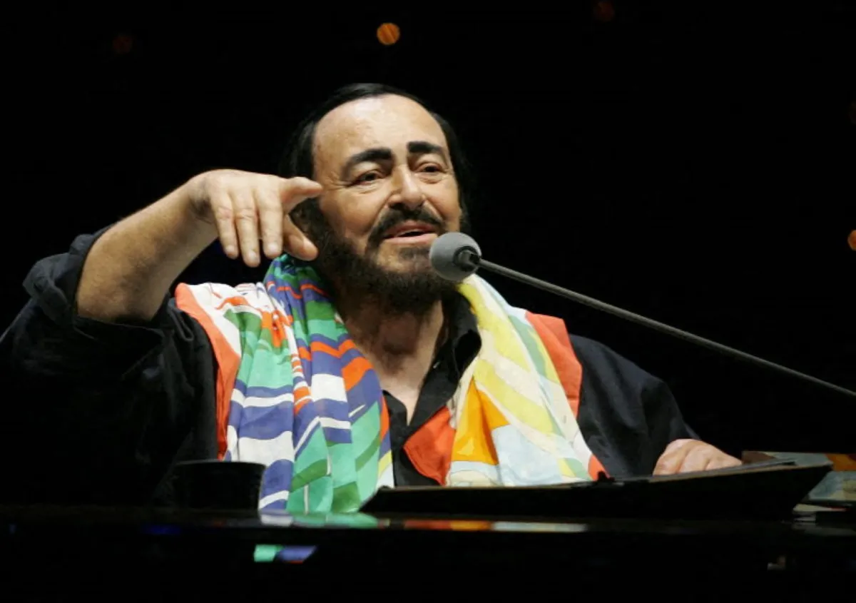 لوتشانو بافاروتي (Luciano Pavarotti). مصدر الصورة: RICHARD A. BROOKS / AFP