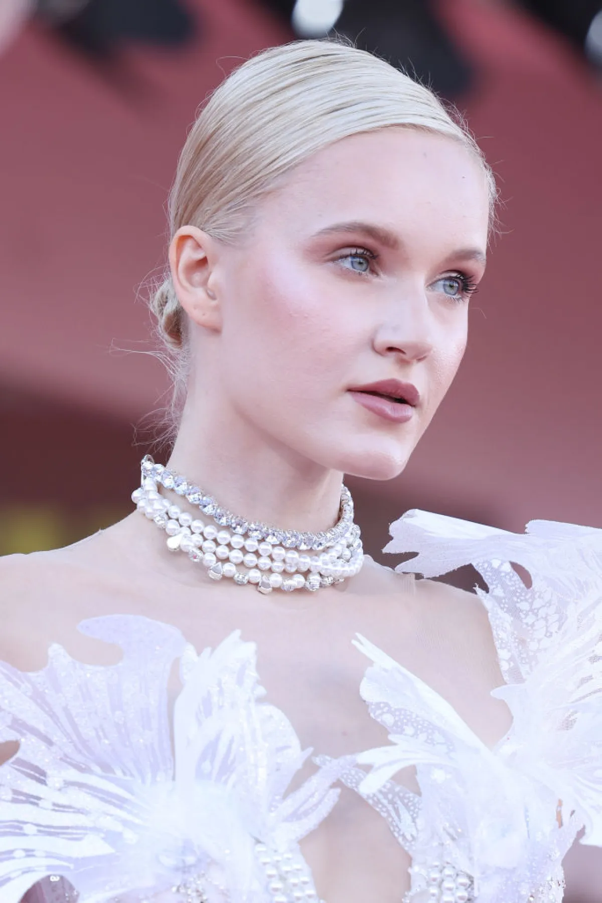 مهرجان فينيسيا السينمائي 80، الممثلة الروسية Polina Nioly Pushkareva  (مصدر الصورة Stefania D'Alessandro/WireImage/Getty Images)