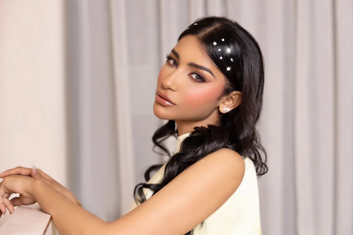 الفنانة  سارة  الحربي 