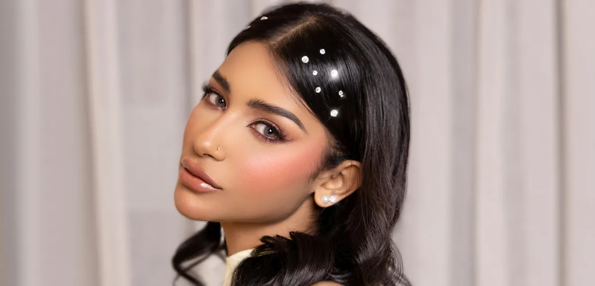 الفنانة   سارة  الحربي 