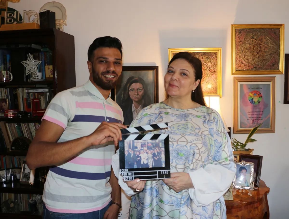 الأم حنان وابنها عمر عبد الله محمود 