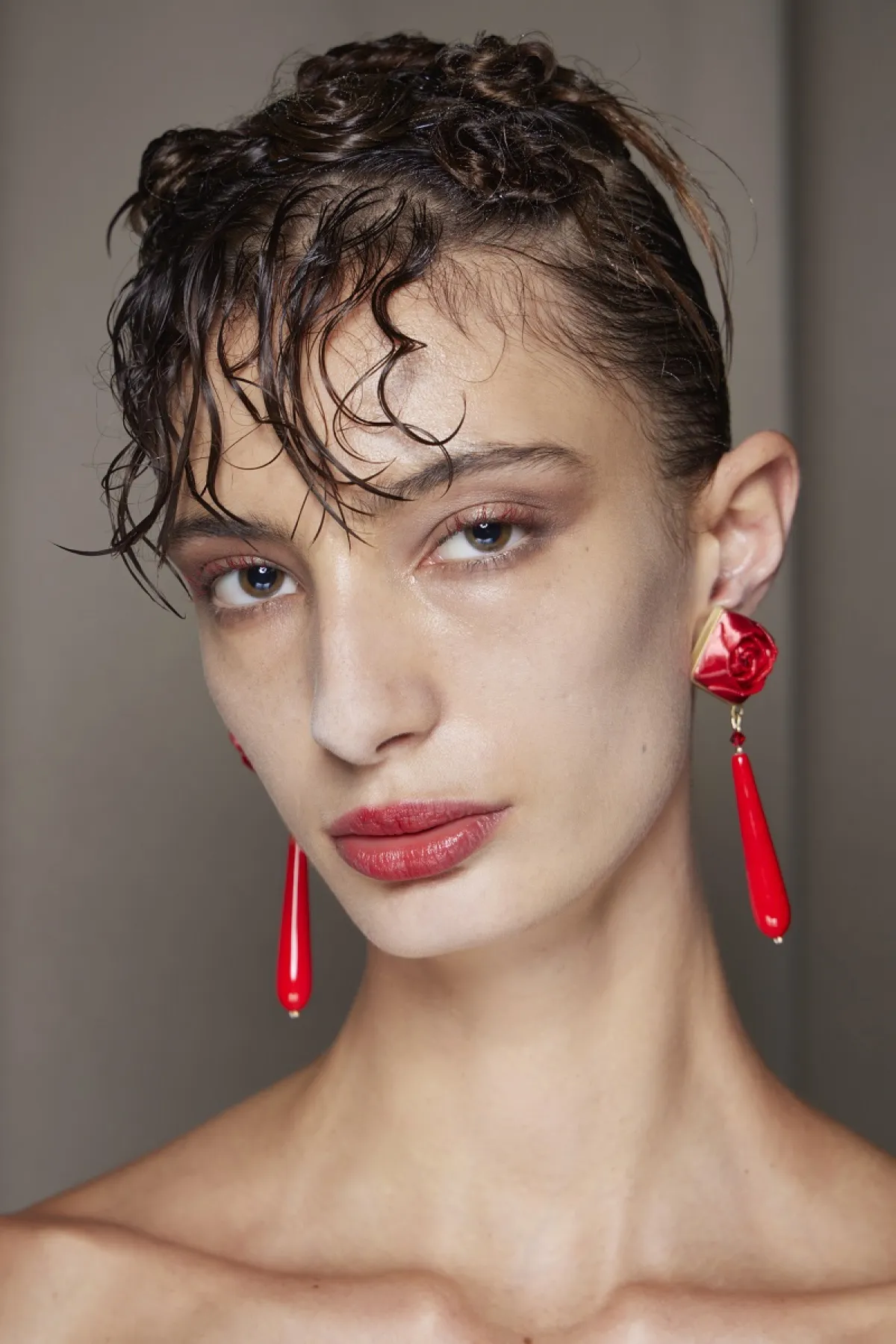 تسريحات شعر مرفوعة