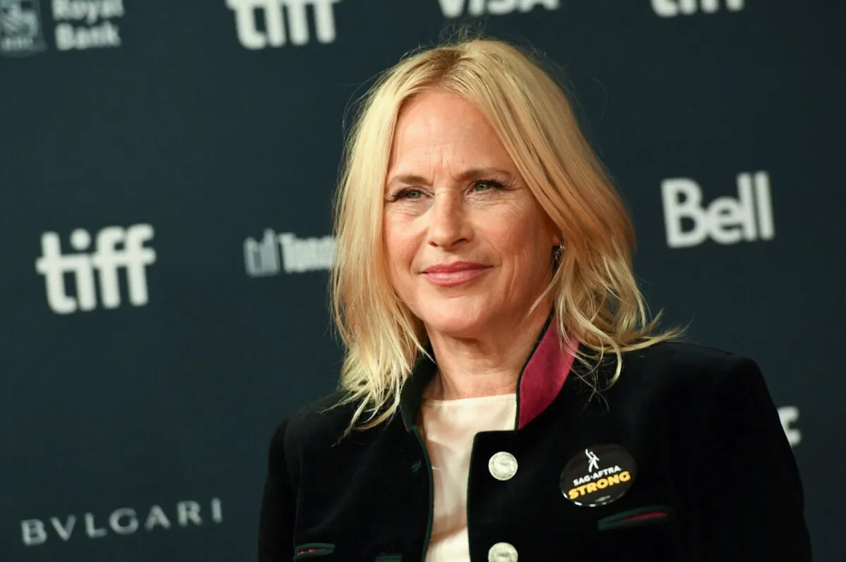 الممثلة الأمريكية باتريشيا أركيت (US actress Patricia Arquette). مصدر الصورة:  VALERIE MACON / AFP
