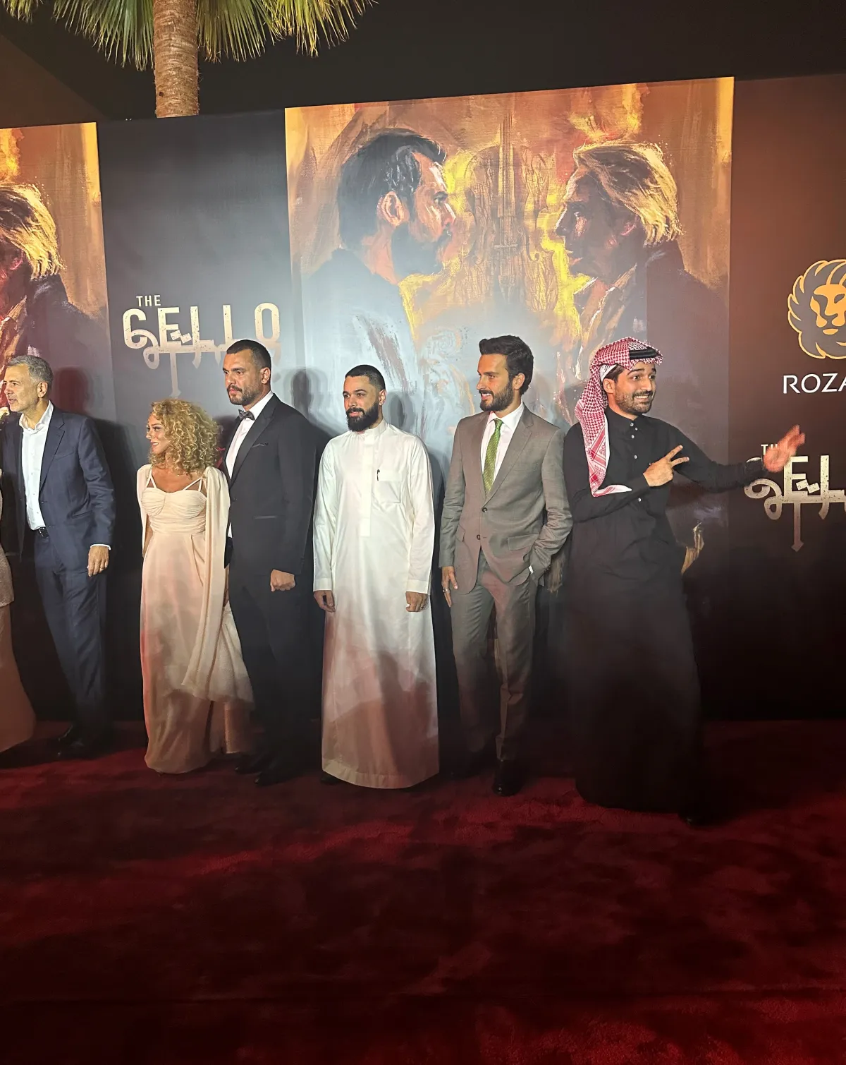 أبطال فيلم تشيللو على  السجادة الحمراء