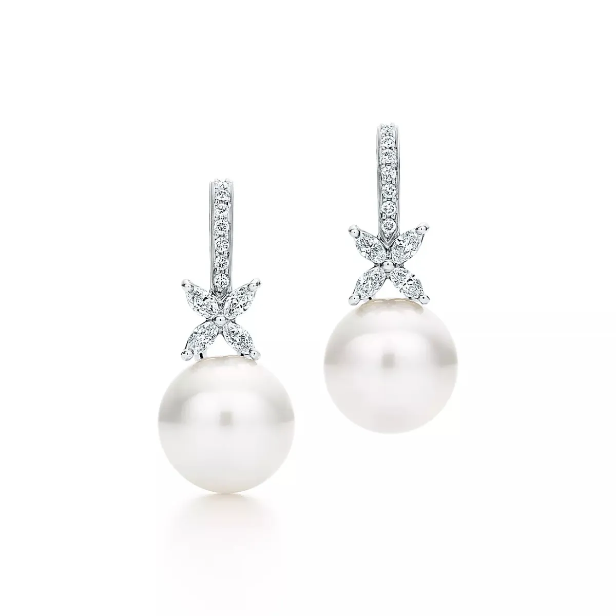 أقراط Pearl and Diamond من ماركة Tiffany & Co