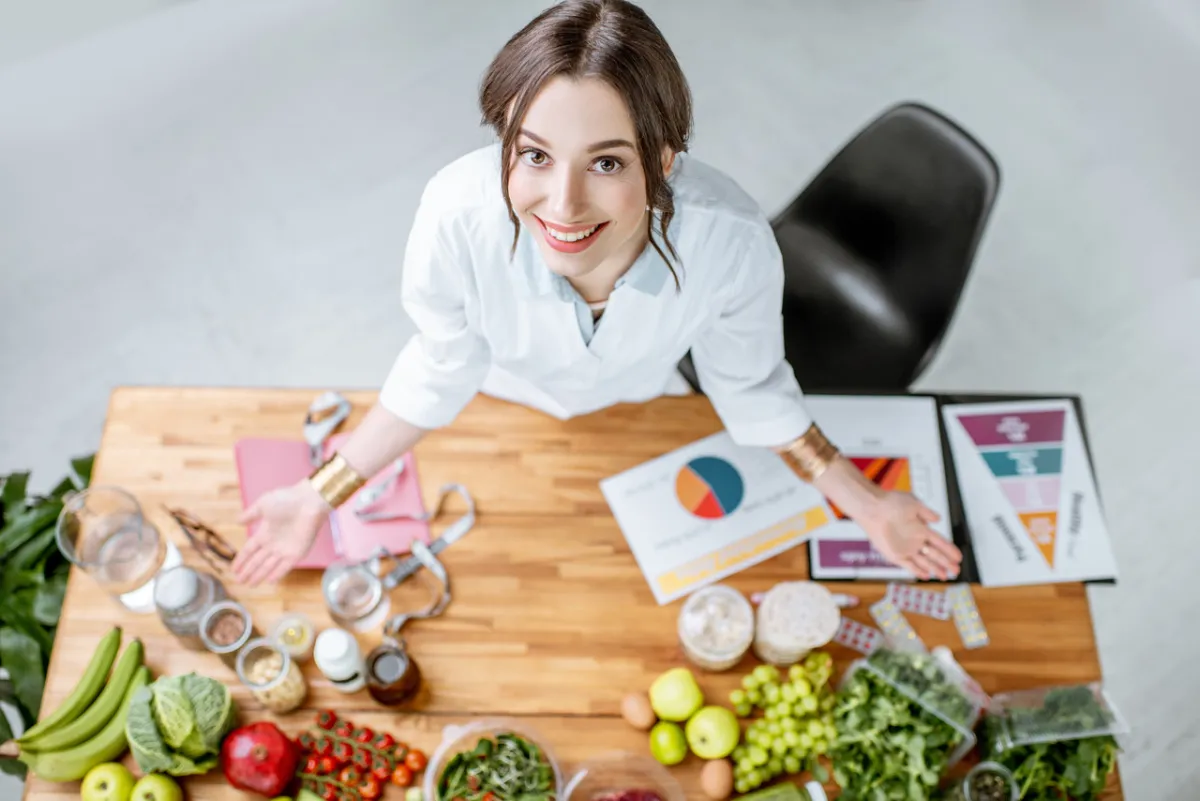 صورة لاختصاصية التغذية