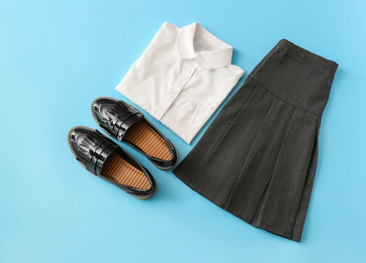 الملابس المدرسية