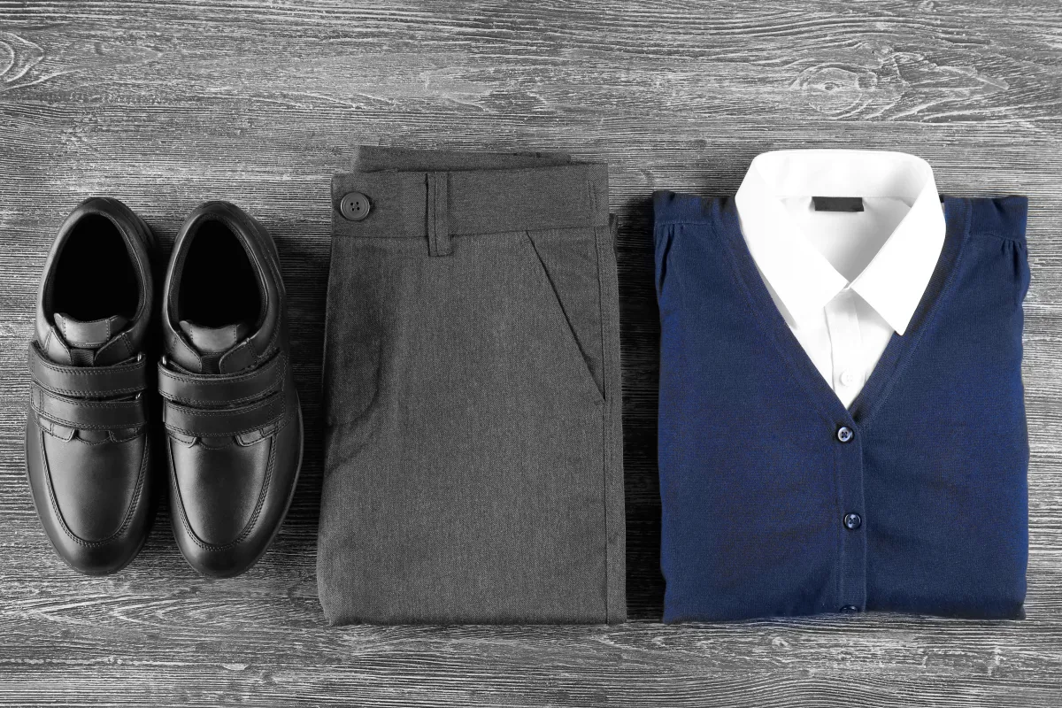 الزي المدرسي (الصورة من AdobeStock)