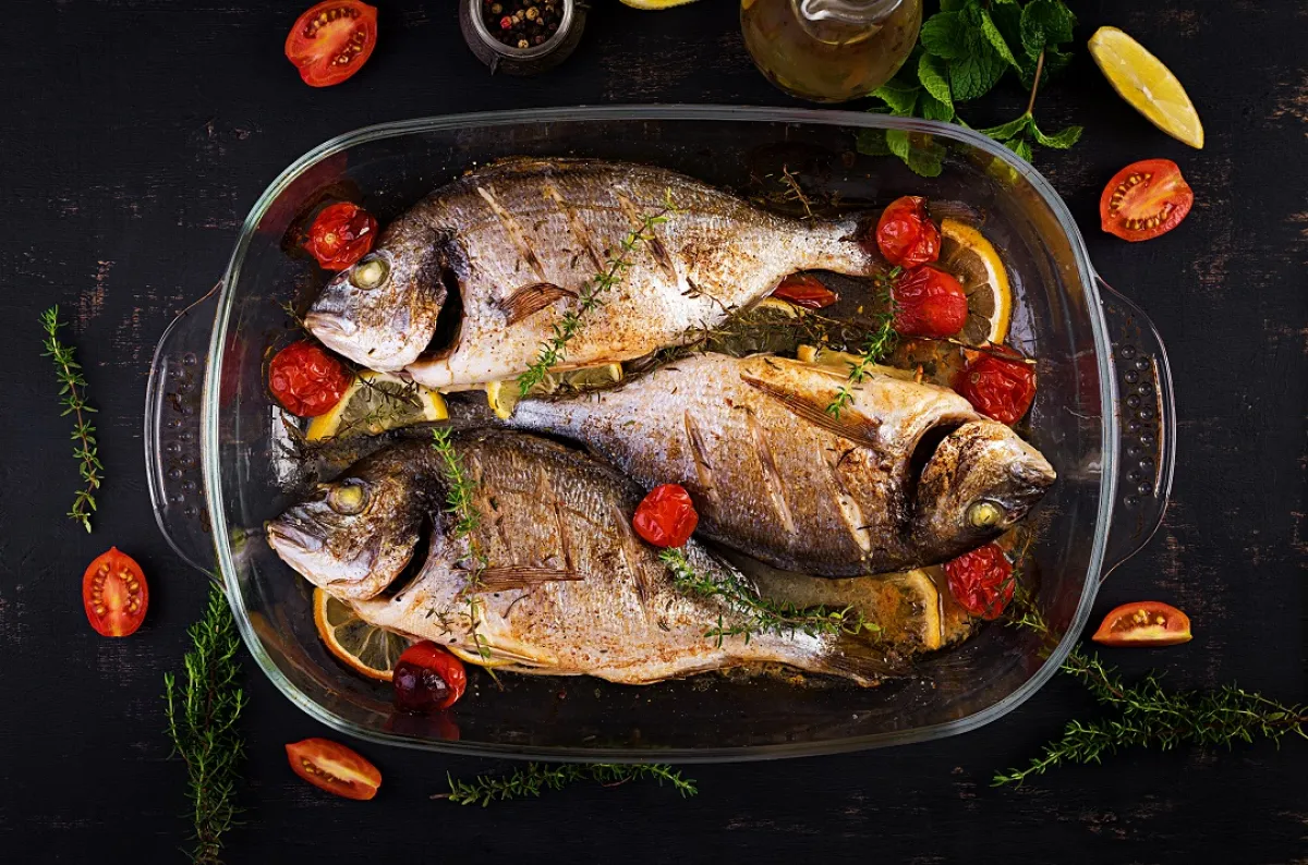 صورة لطبق شهي يحوي سمكا