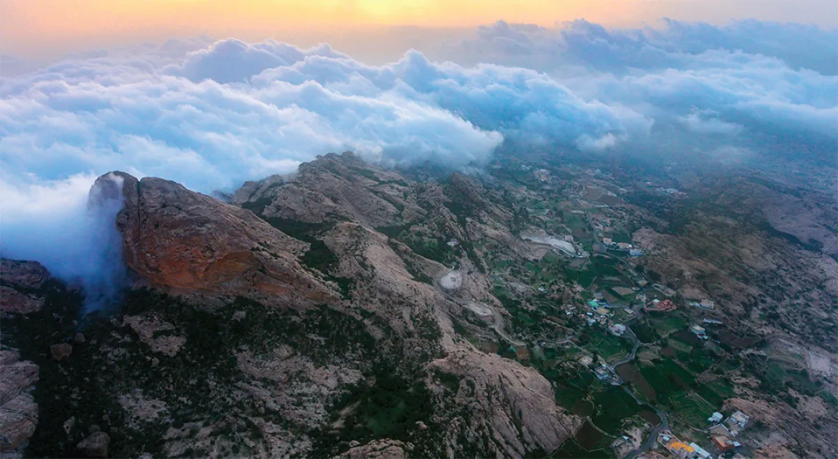 تنومة بين السحاب