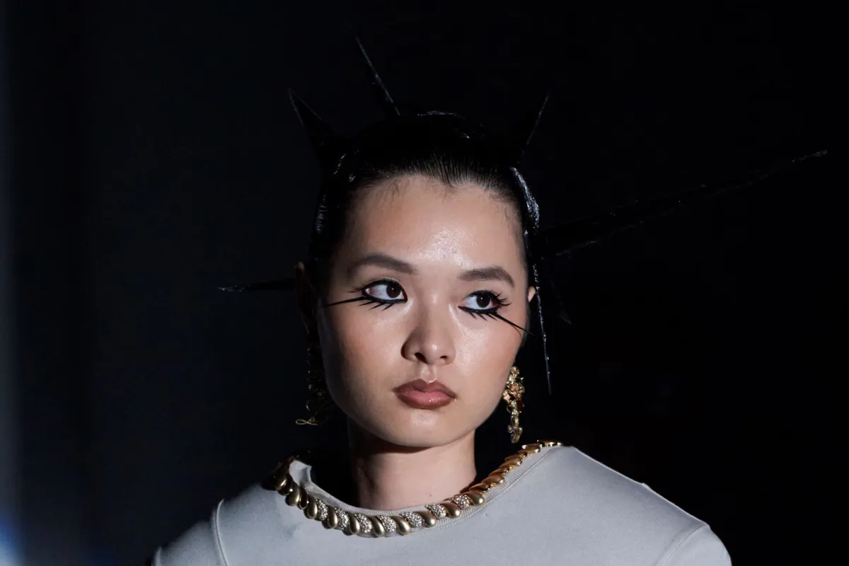 صيحات مكياج وشعر من أسبوع الموضة في نيويورك