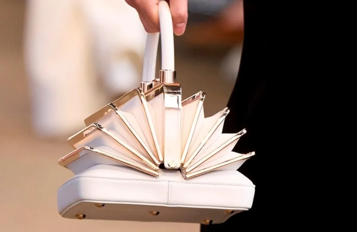   حقيبة من غابريلا هيرست Gabriela Hearst (الصورة من موقع Launchmetrics/Spotlight ©)