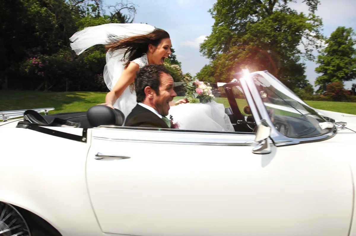 أجمل سيارات الزفاف الكلاسيكية