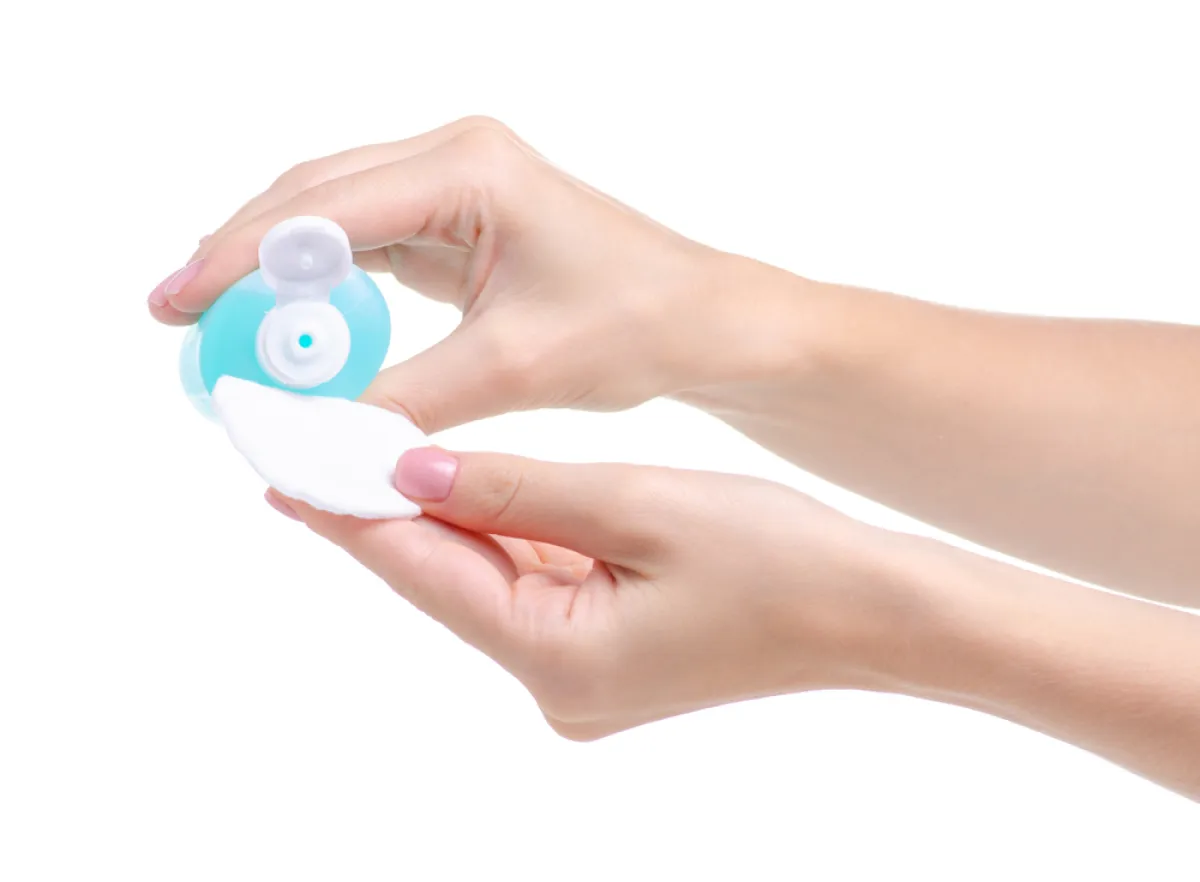 مزيل المناكير