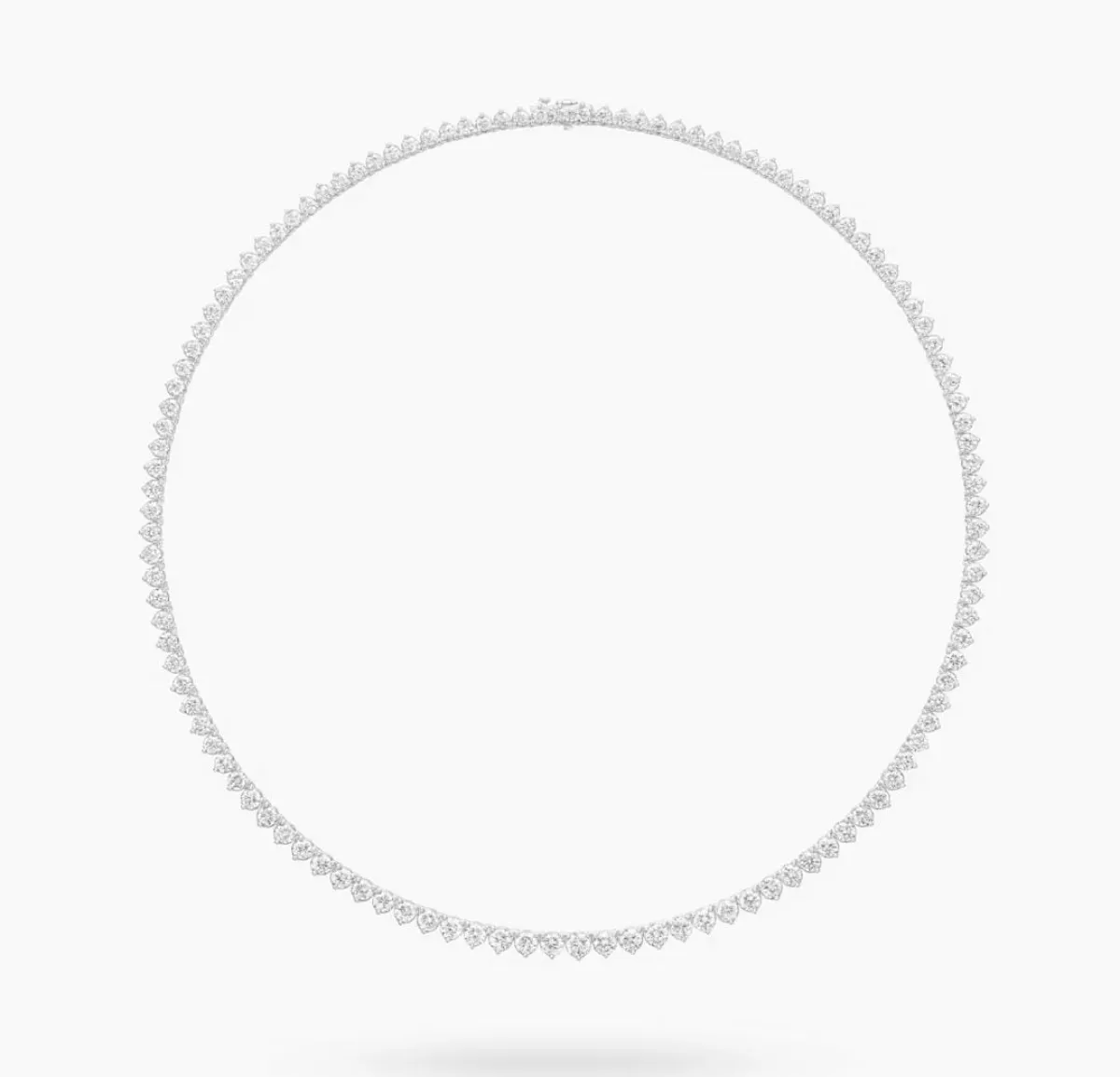 عقد Round Brilliant Riviere من هاري وينستون Harry Winston 