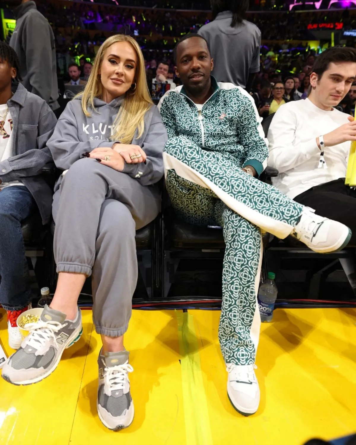 أديل وريتش بول ( Adele and Agent Rich Paul). مصدر الصورة: NBAE Jim Poorten/NBAE via Getty Images/AFP