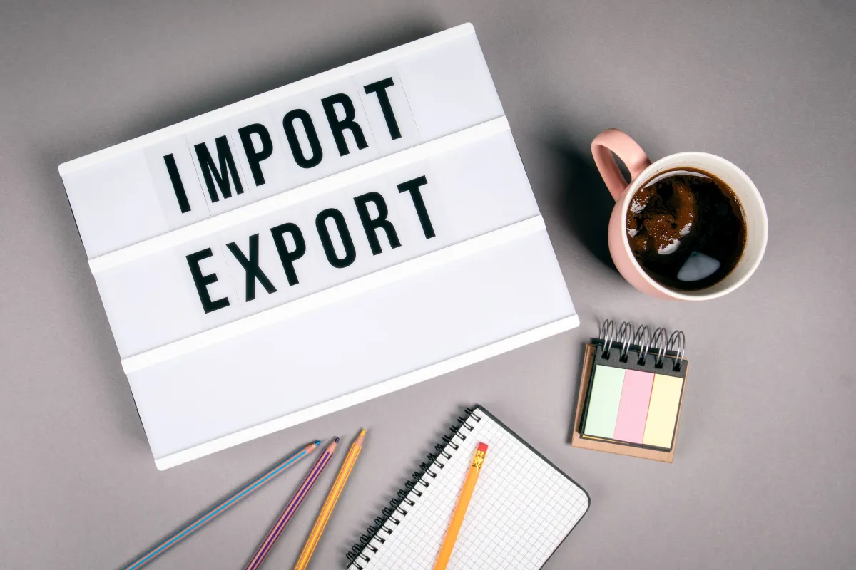 على العاملين في الاستيراد والتصدير الإلمام بالشحن