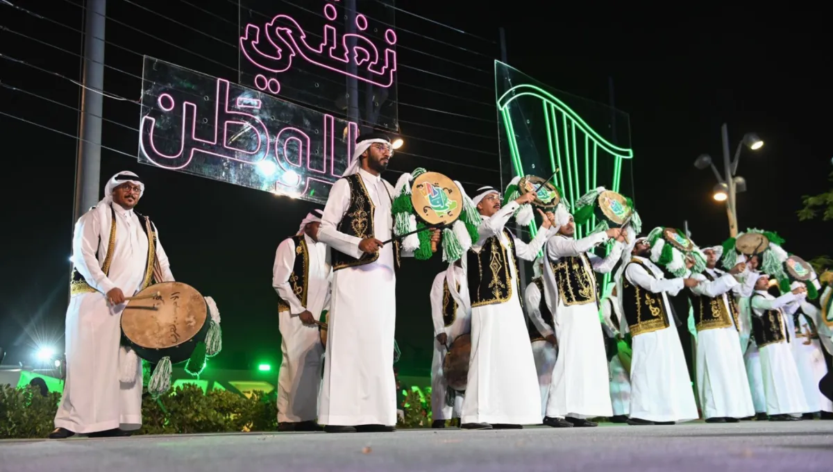 جانب من الفلكور الشعبي لليوم الوطني 92- صورة العلاقات العامة في إثراء