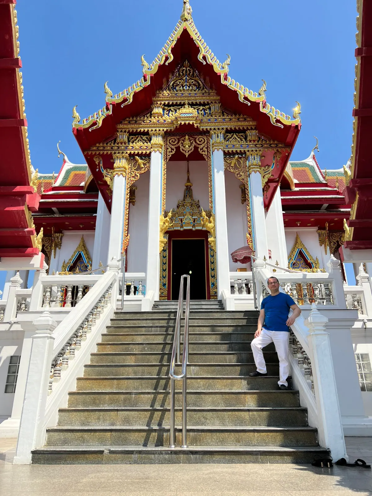 هاوي السفر ربيع بكراكي