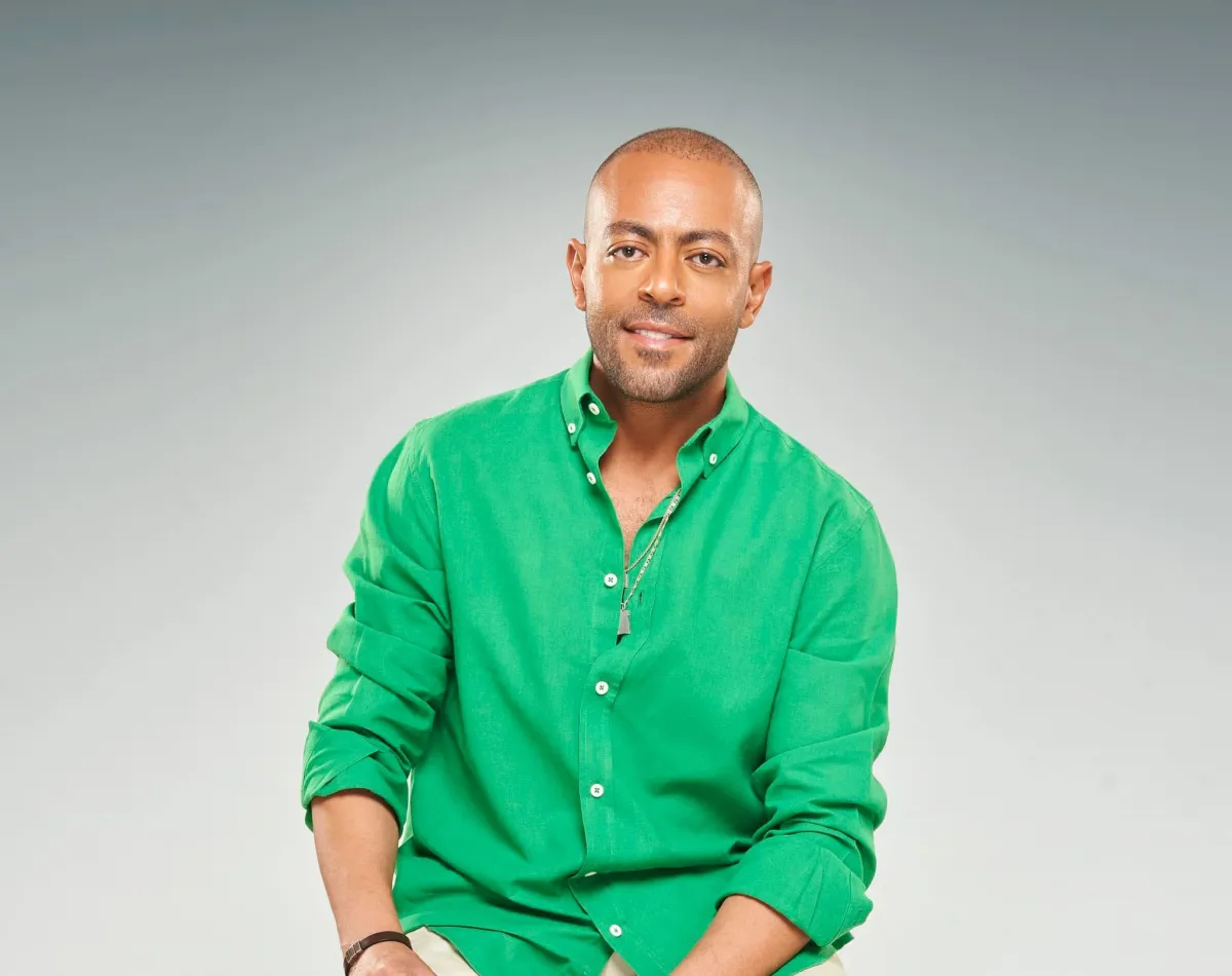 تامر عاشور - الصورة من صفحته الرسمية على الفيس بوك