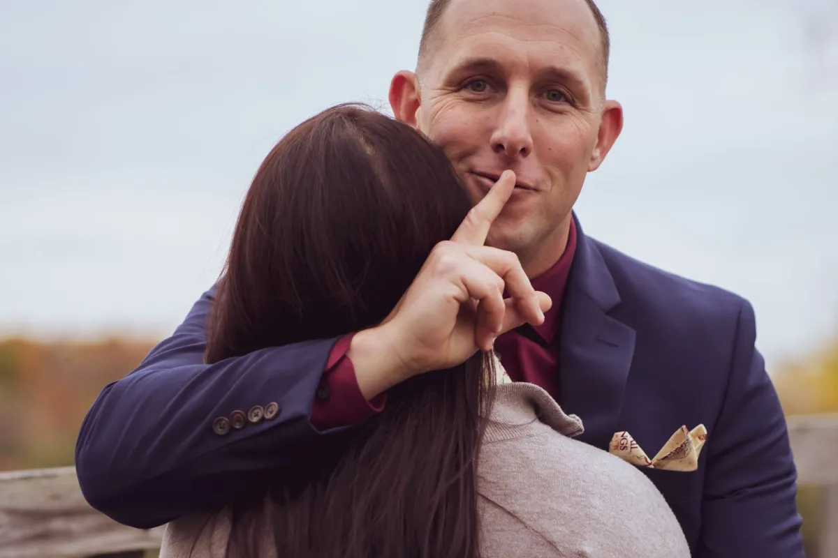 زوجك يخفي عنك الأسرار