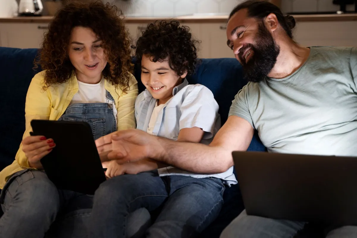 التكنولوجيا والعلاقات العائلية
