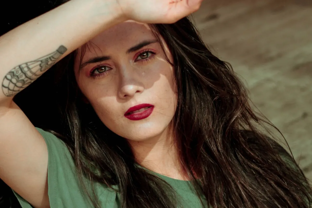 فتاة قوية الشخصية