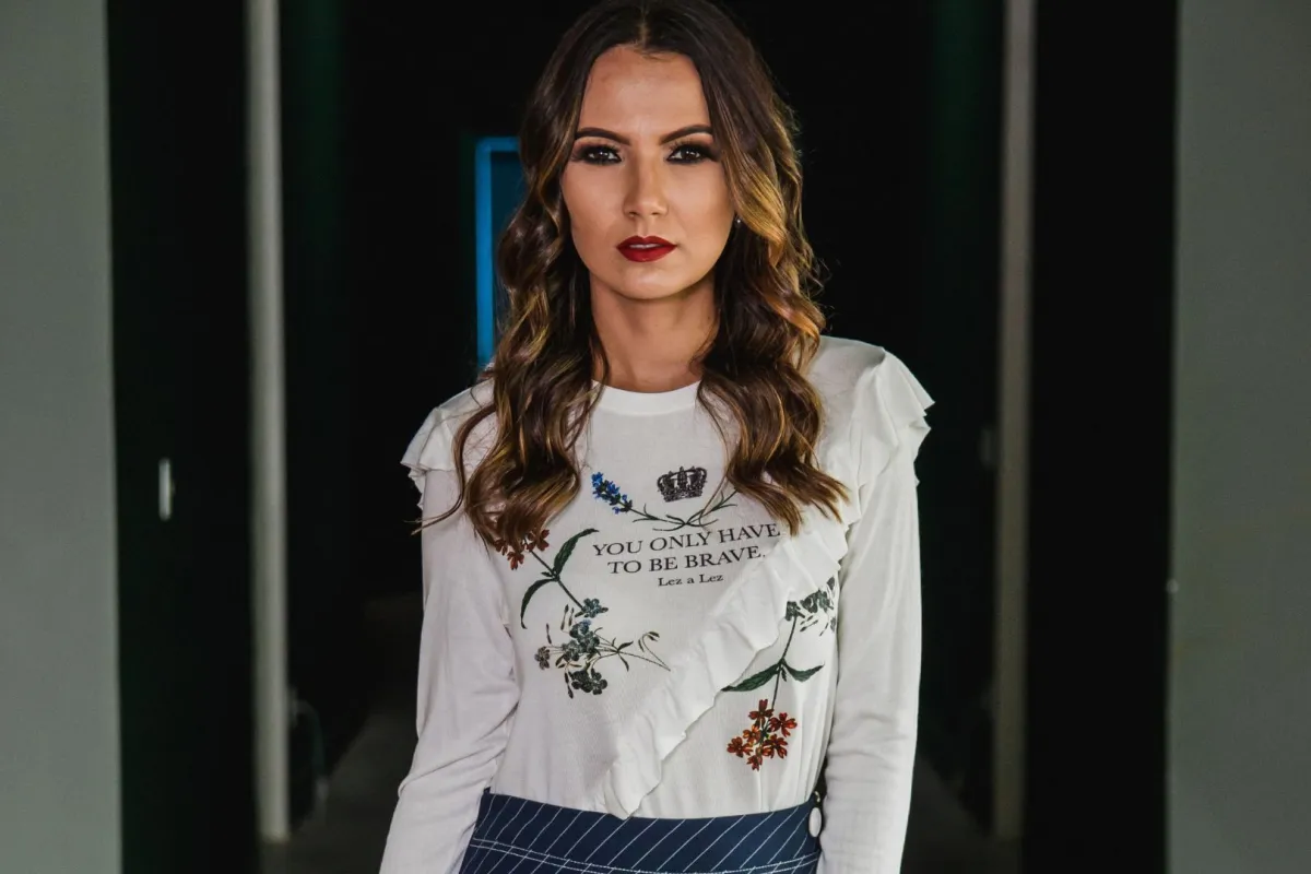 فتاة قوية الشخصية