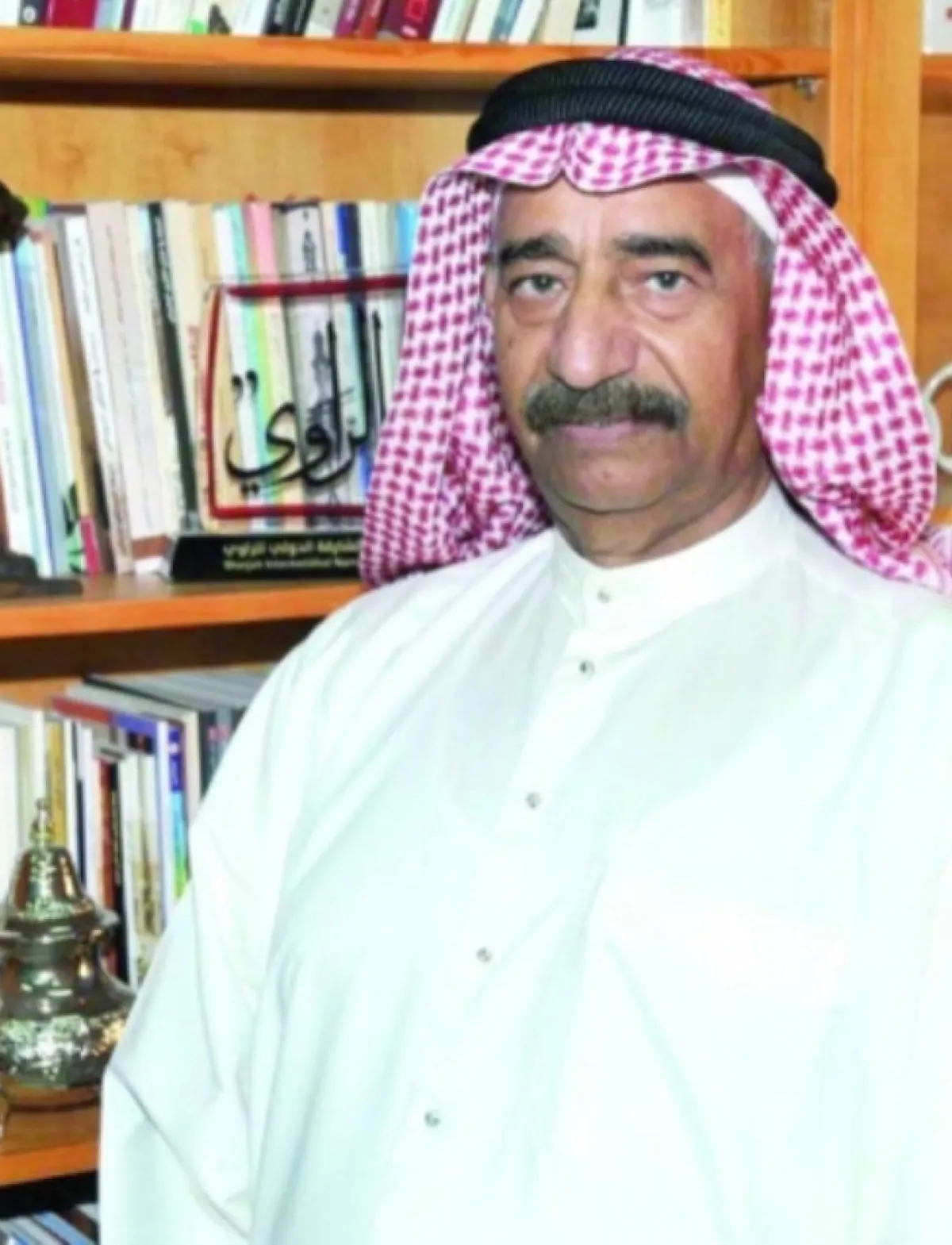 دكتور يوسف أحمد النشابه ، كاتب المتخصص في أدب الطفل و الحكايا الشعبية - الصورة خاص سيدتي