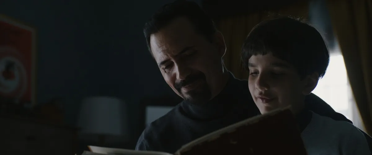 ظافر العابدين من فيلم "إلى إبنى" - الصورة من الصفحة الرسمية لمهرجان القاهرة السينمائي الدولي على "فيس بوك"