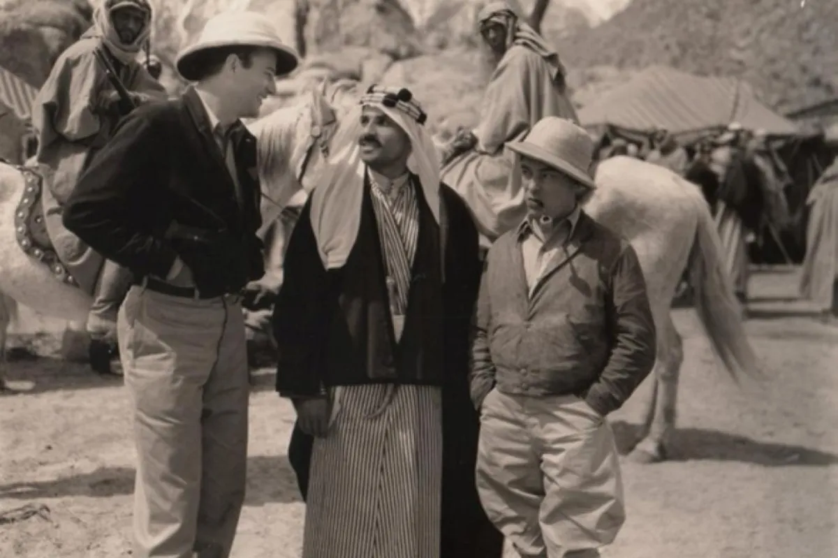 مشهد من  فيلم "كنت مراسلاً حربيًّا" لخليل الرواف. الصورة من independentarabia