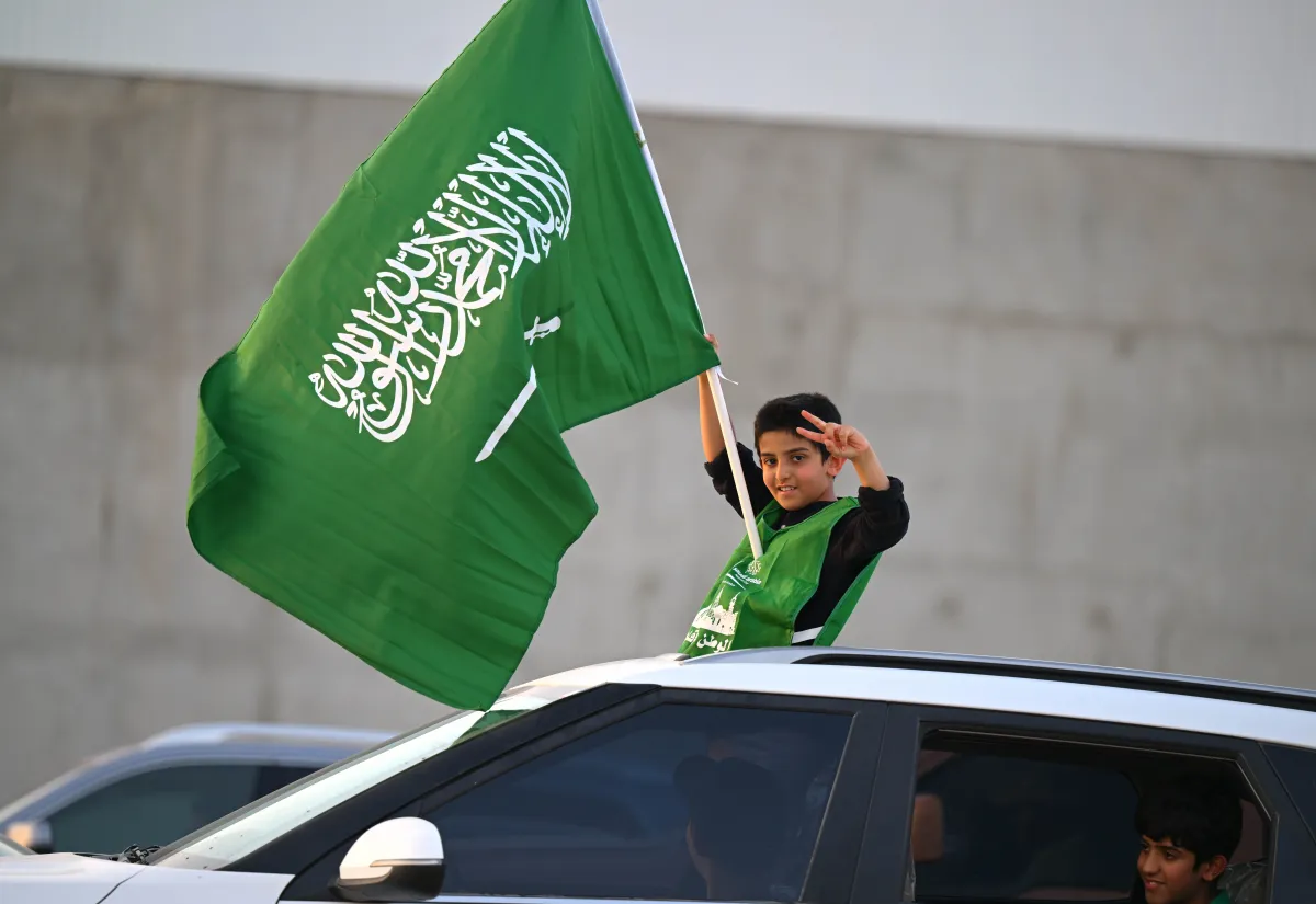 المواطنون يحتفلون باليوم الوطني الـ93 تحت ظل قيادة حكيمة سارت بالوطن إلى مصاف الدول المتقدمة