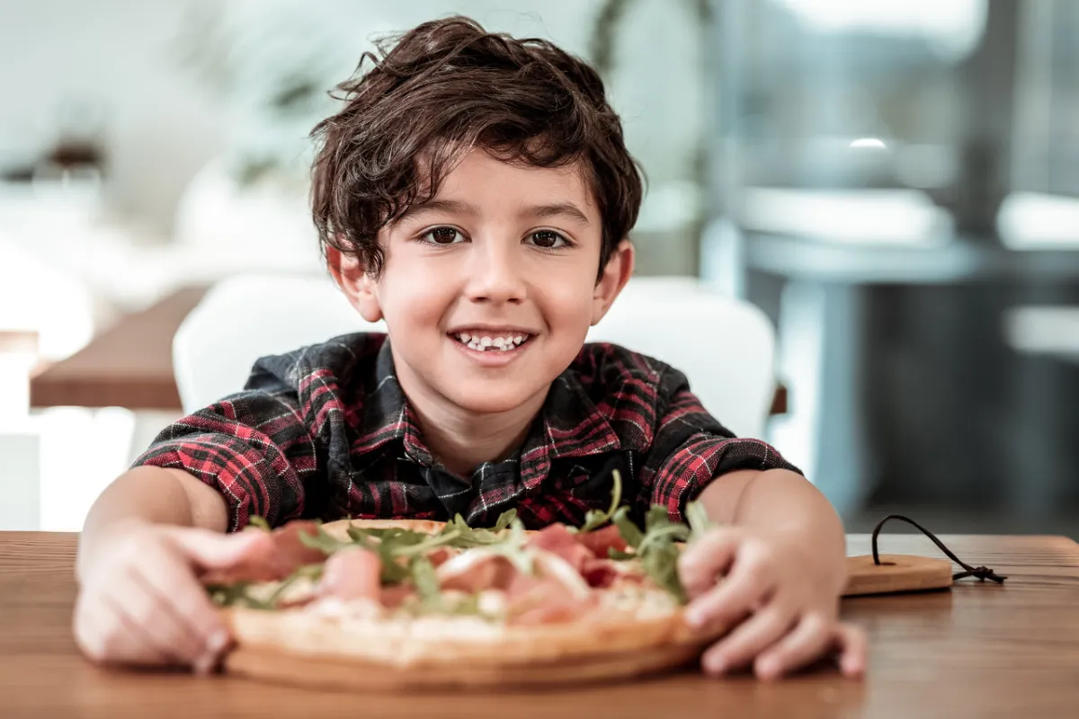 صورة طفل مهذب