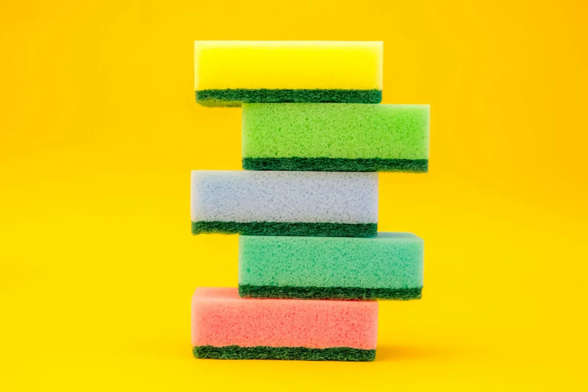 إسفنجات الجلي لأداء مهام منزلية