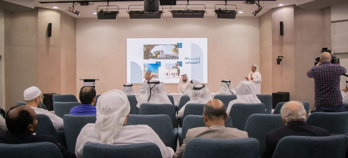 دبي تنشئ أول مسجد عائم في العالم