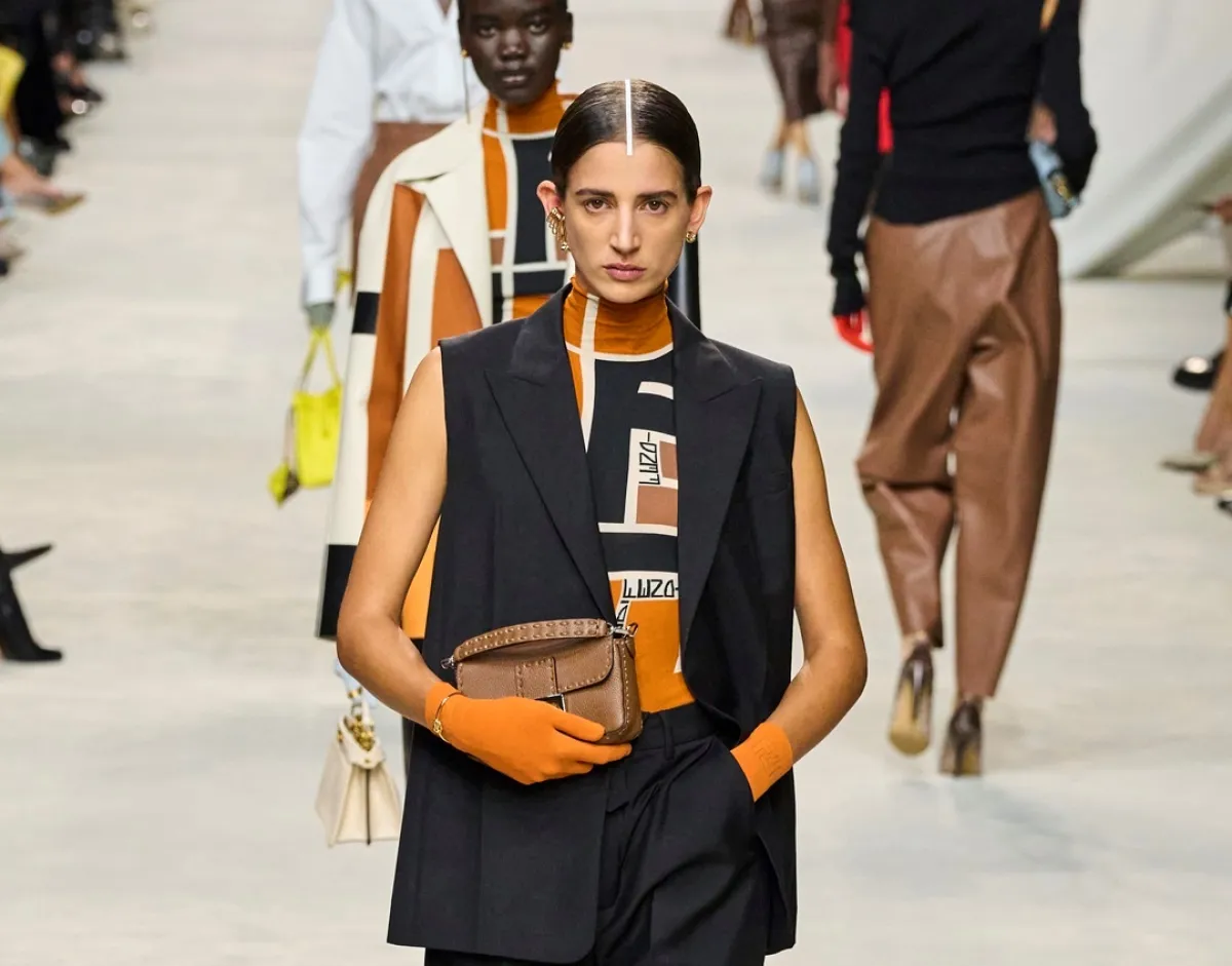 بدلة من ماركة Fendi - الصورة من Launchmetrics/Spotlight ©