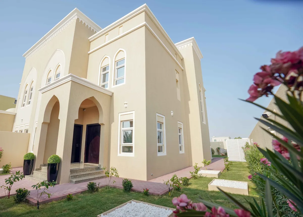 مؤسسة محمد بن راشد للإسكان تعلن إنجاز مشروع 136 فيلا سكنية. الصورة من wam